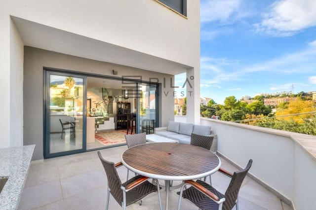 3 makuuhuone Omakotitalo myytävänä paikassa Torreblanca, Fuengirola mukana uima-altaan 
autotalli - 765 000 € (Ref: 9609673)