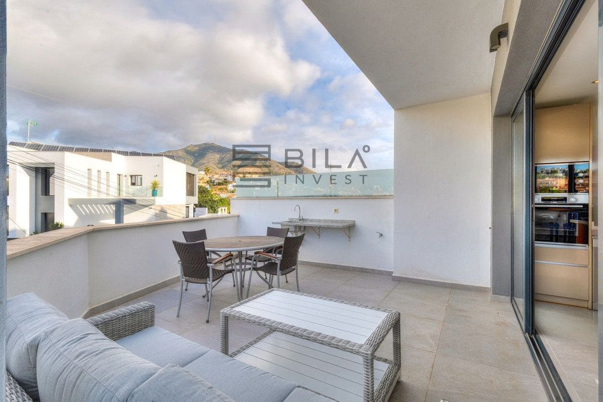 3 makuuhuone Omakotitalo myytävänä paikassa Fuengirola mukana uima-altaan 
autotalli - 765 000 € (Ref: 9609673)