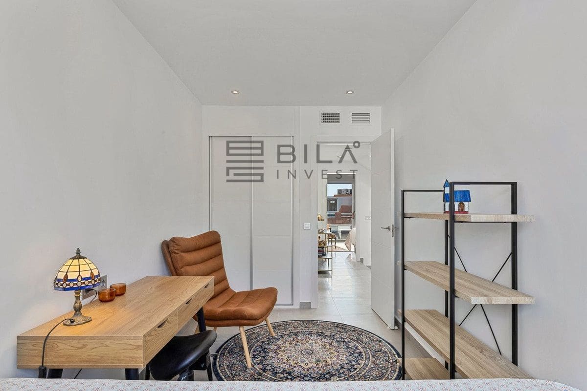 3 makuuhuone Omakotitalo myytävänä paikassa Fuengirola mukana uima-altaan 
autotalli - 765 000 € (Ref: 9609673)