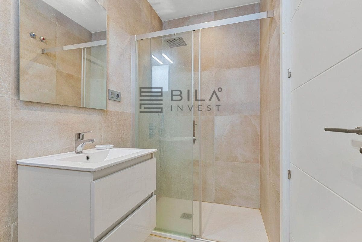 3 makuuhuone Omakotitalo myytävänä paikassa Fuengirola mukana uima-altaan 
autotalli - 765 000 € (Ref: 9609673)