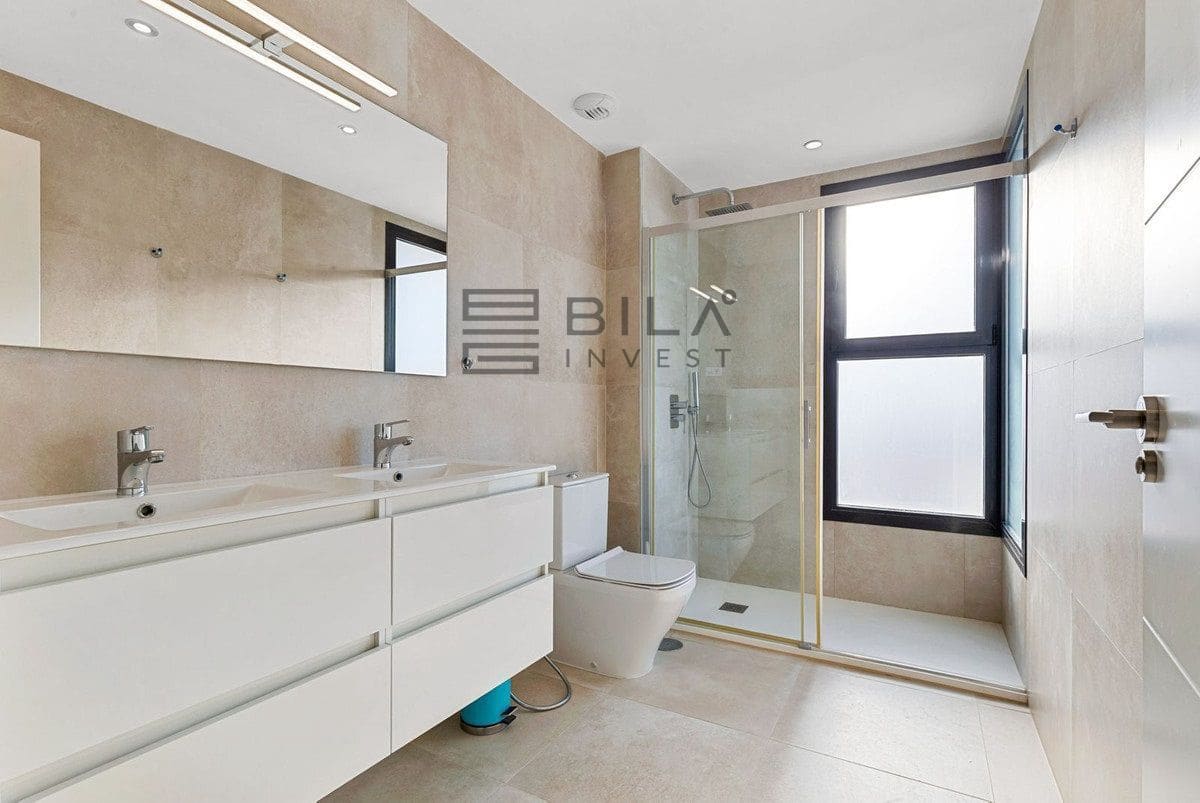 3 makuuhuone Omakotitalo myytävänä paikassa Fuengirola mukana uima-altaan 
autotalli - 765 000 € (Ref: 9609673)