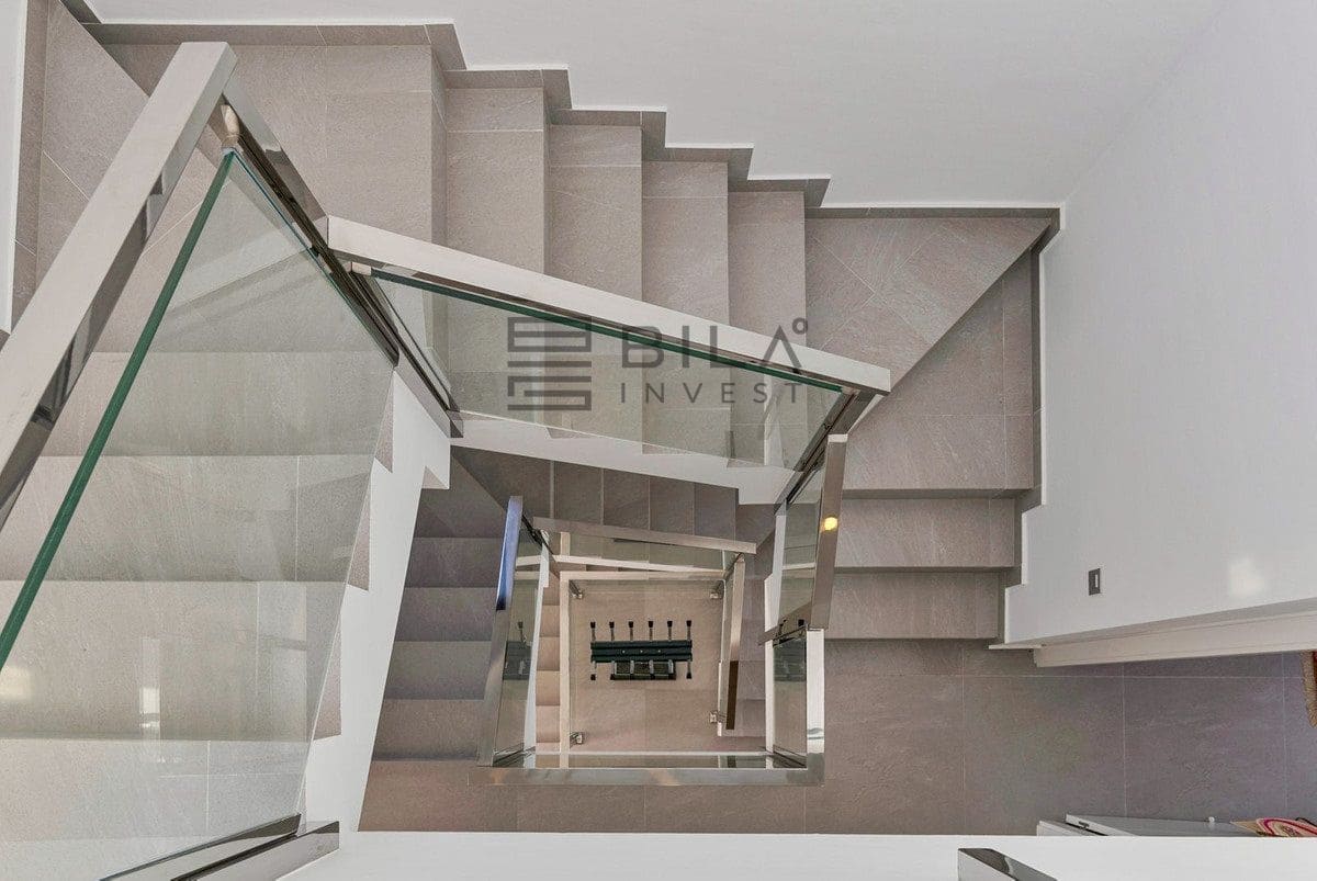 3 makuuhuone Omakotitalo myytävänä paikassa Fuengirola mukana uima-altaan 
autotalli - 765 000 € (Ref: 9609673)