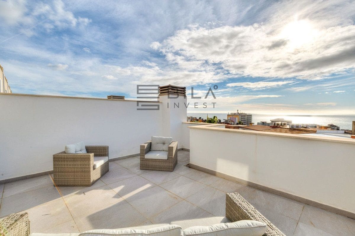 3 makuuhuone Omakotitalo myytävänä paikassa Fuengirola mukana uima-altaan 
autotalli - 765 000 € (Ref: 9609673)