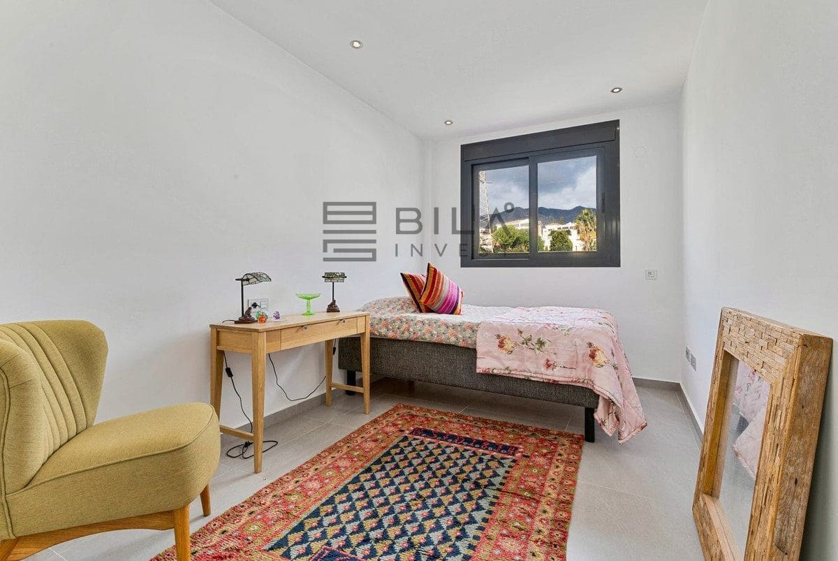 3 makuuhuone Omakotitalo myytävänä paikassa Fuengirola mukana uima-altaan 
autotalli - 765 000 € (Ref: 9609673)