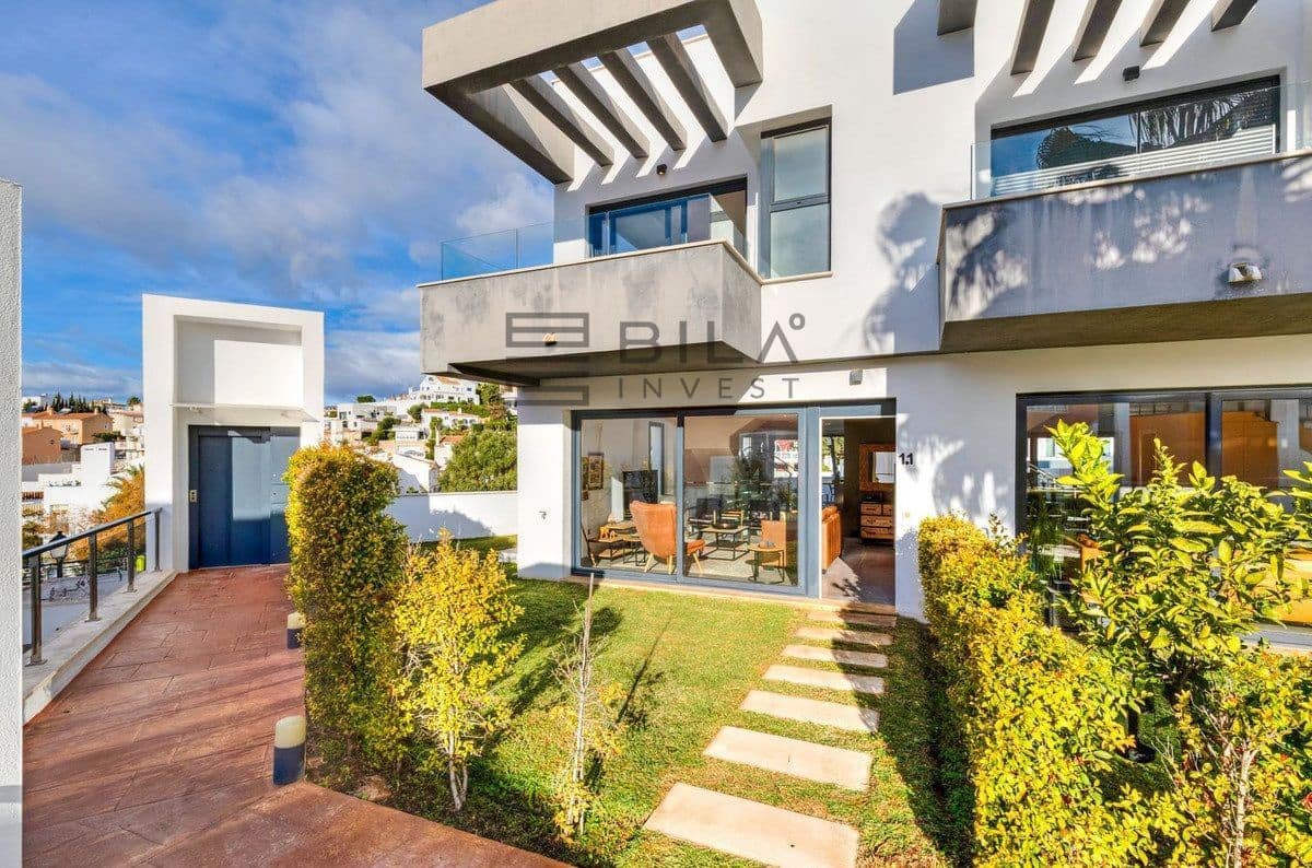 3 makuuhuone Omakotitalo myytävänä paikassa Fuengirola mukana uima-altaan 
autotalli - 765 000 € (Ref: 9609673)