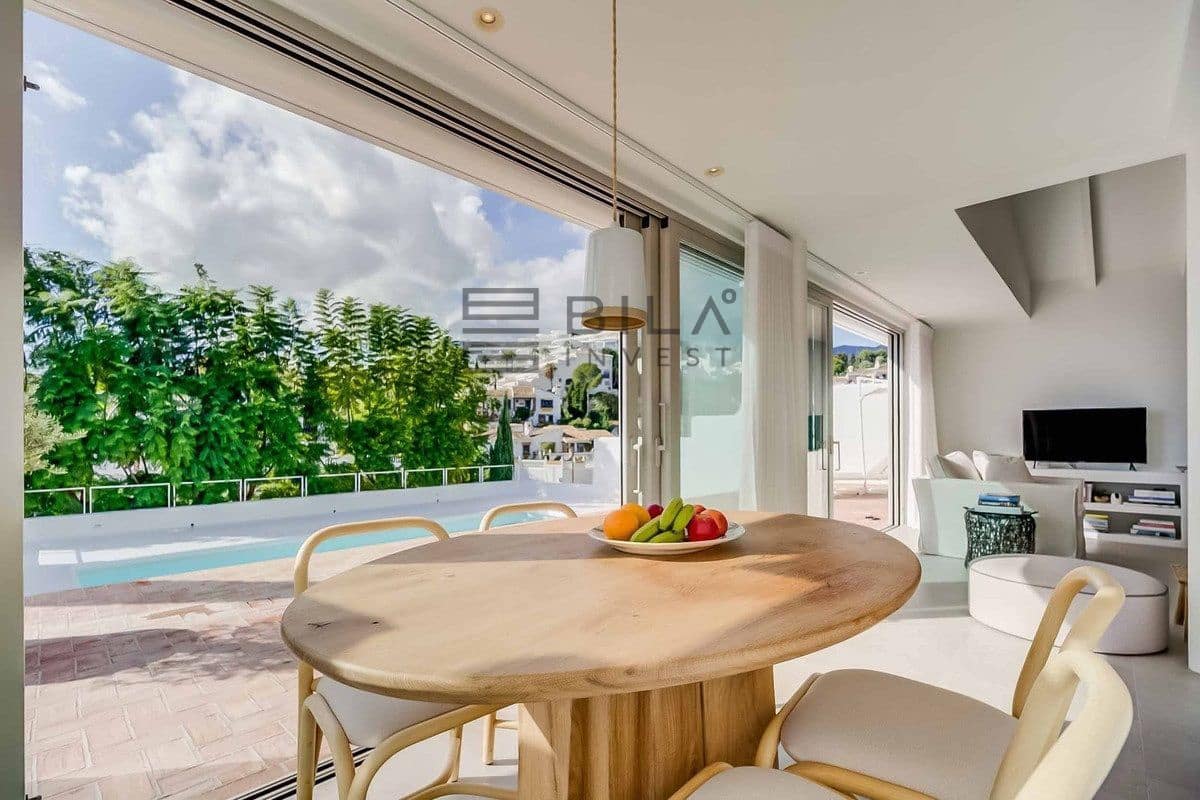 4 makuuhuone Huvila myytävänä paikassa La Capellania mukana uima-altaan 
autotalli - 1 455 000 € (Ref: 9609676)