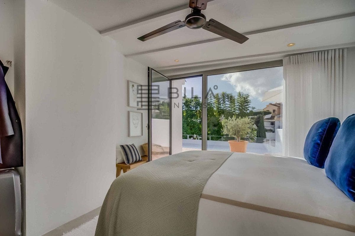 4 makuuhuone Huvila myytävänä paikassa La Capellania mukana uima-altaan 
autotalli - 1 455 000 € (Ref: 9609676)