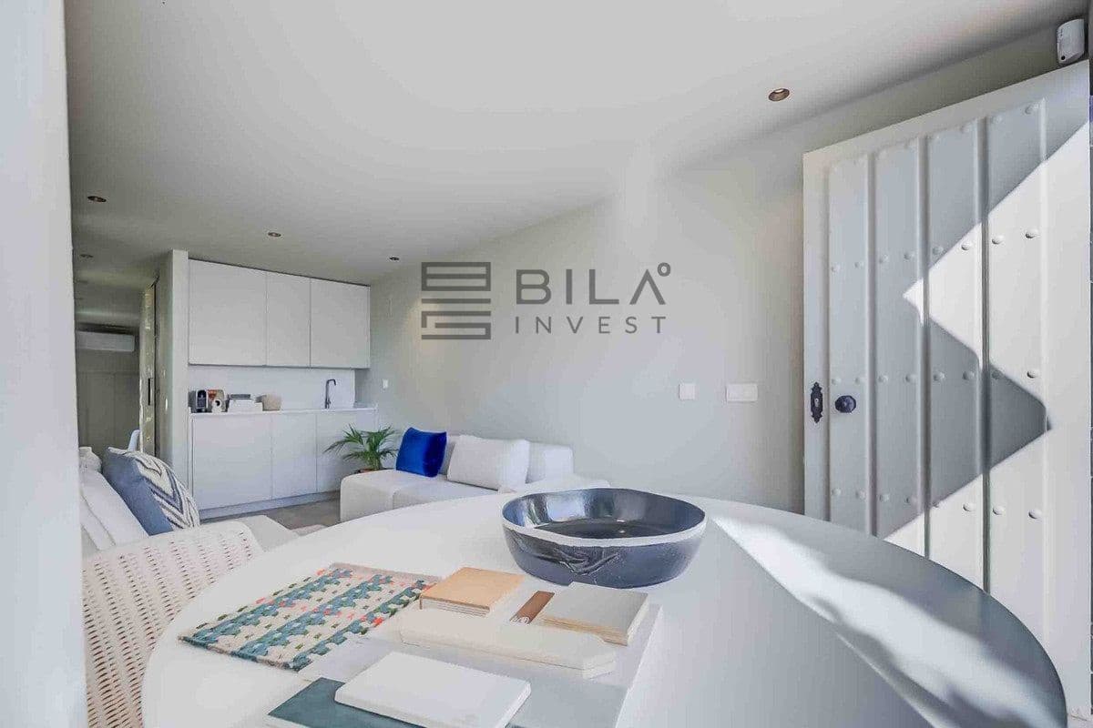 4 makuuhuone Huvila myytävänä paikassa La Capellania mukana uima-altaan 
autotalli - 1 455 000 € (Ref: 9609676)