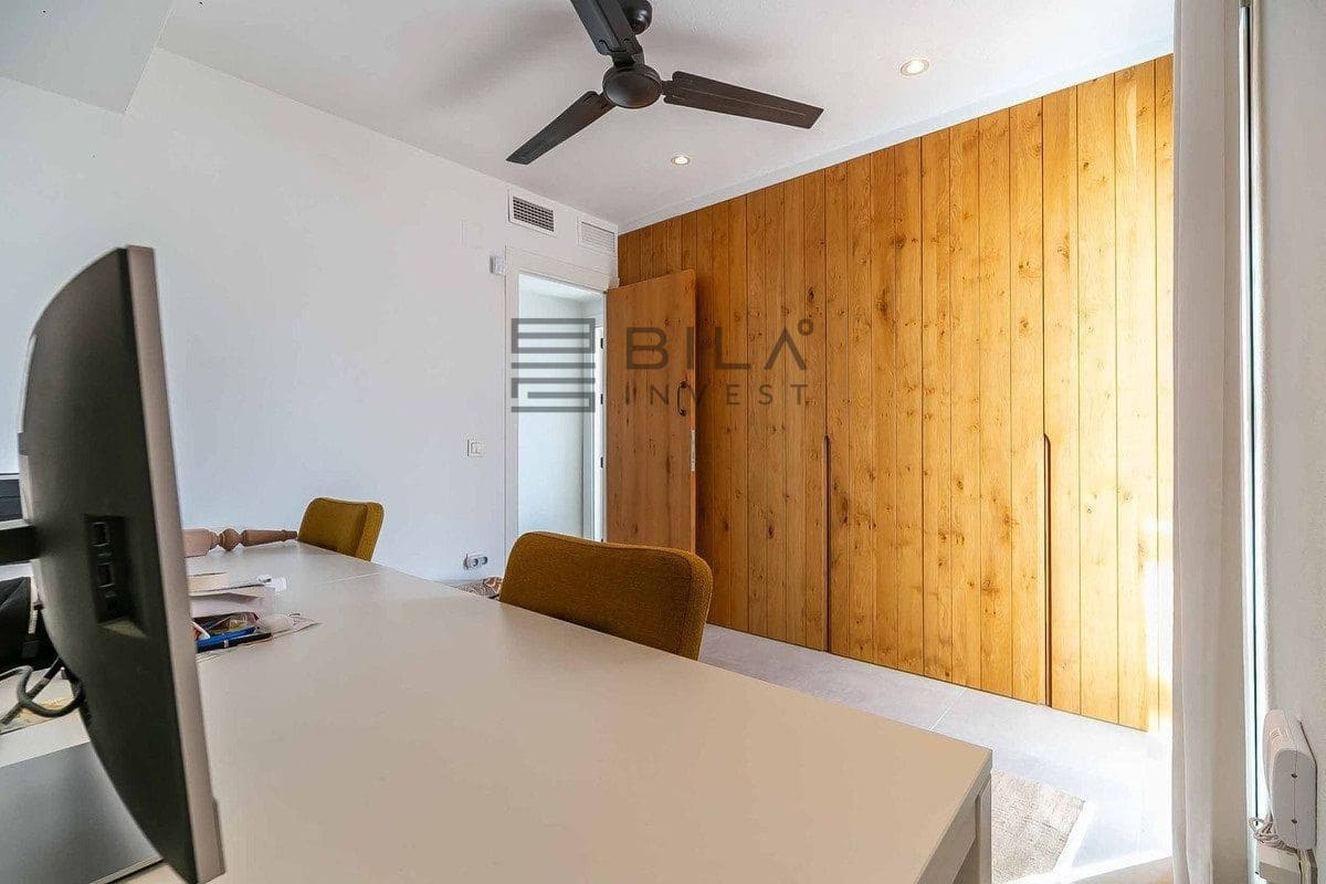 4 makuuhuone Huvila myytävänä paikassa La Capellania mukana uima-altaan 
autotalli - 1 455 000 € (Ref: 9609676)