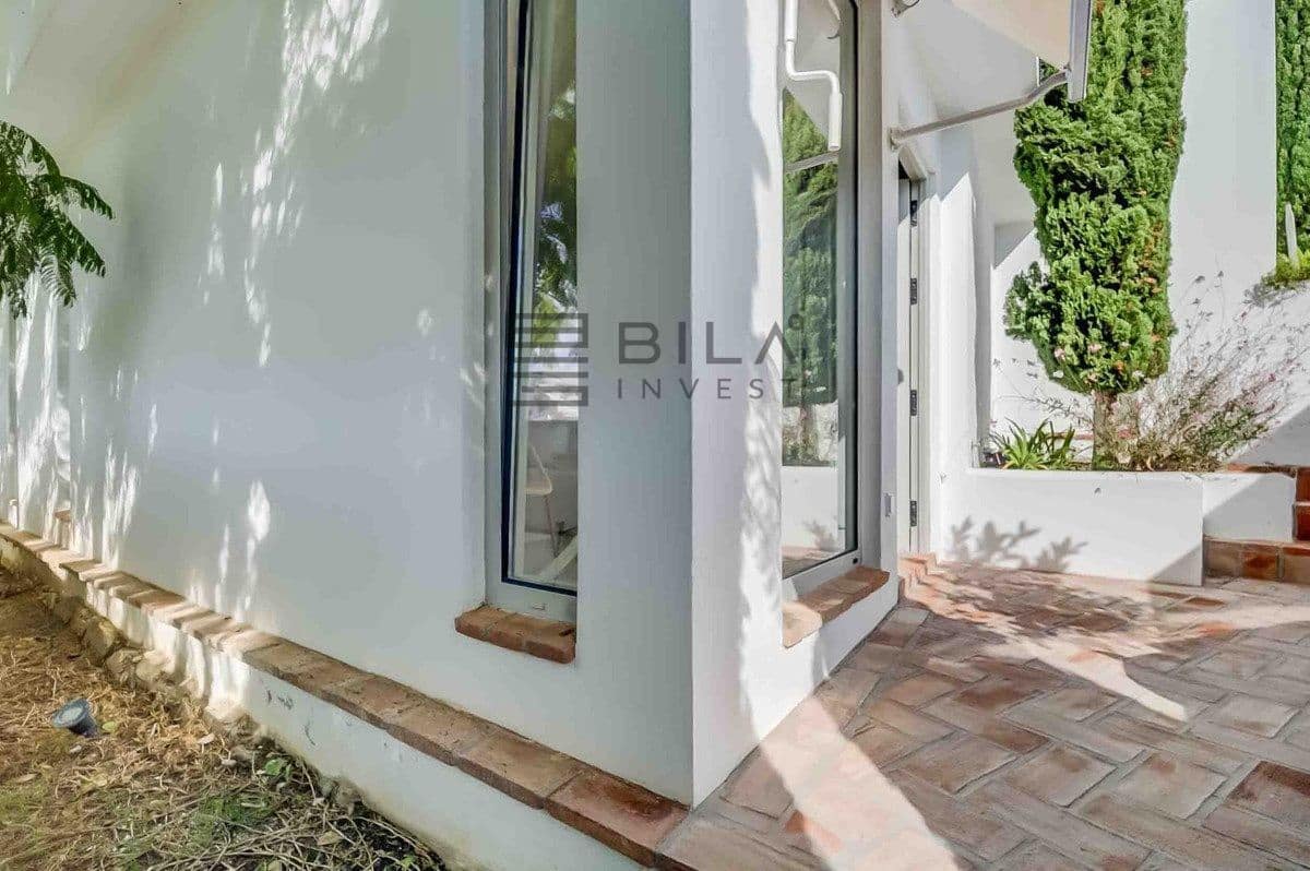 4 makuuhuone Huvila myytävänä paikassa La Capellania mukana uima-altaan 
autotalli - 1 455 000 € (Ref: 9609676)