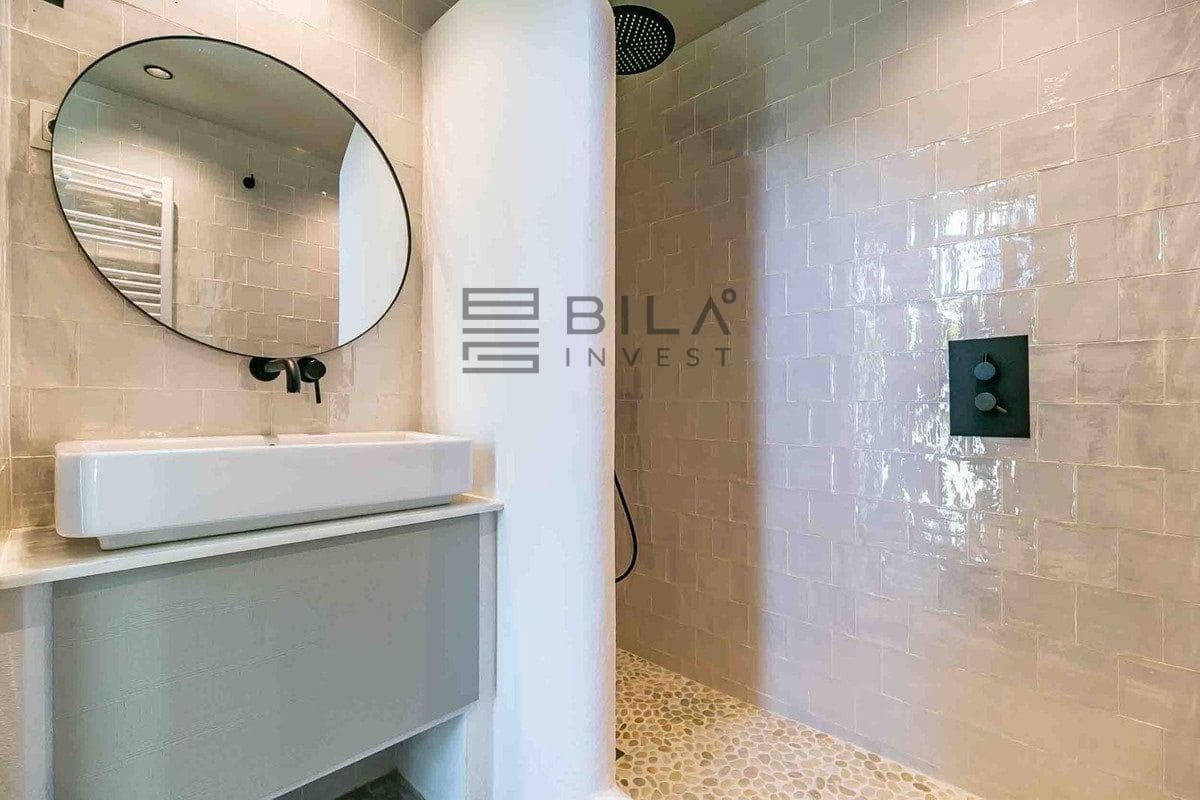 4 makuuhuone Huvila myytävänä paikassa La Capellania mukana uima-altaan 
autotalli - 1 455 000 € (Ref: 9609676)