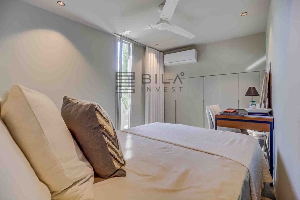 4 makuuhuone Huvila myytävänä paikassa La Capellania mukana uima-altaan 
autotalli - 1 455 000 € (Ref: 9609676)