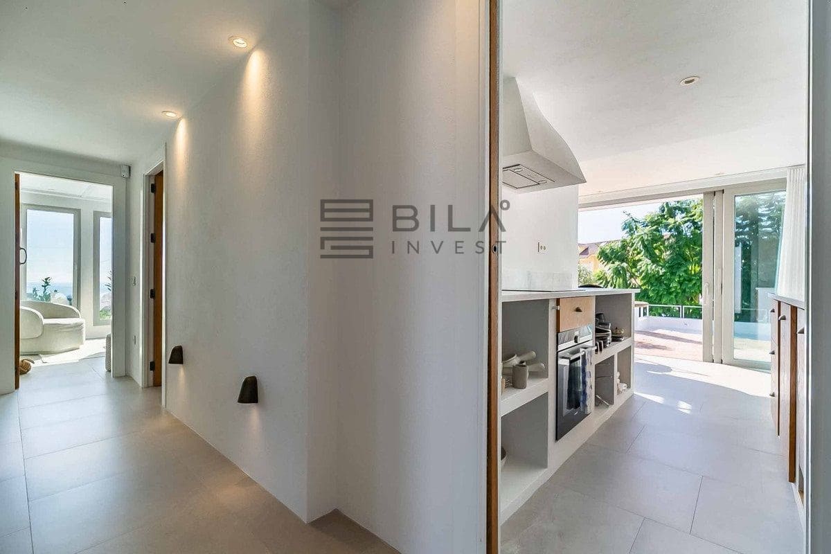 4 makuuhuone Huvila myytävänä paikassa La Capellania mukana uima-altaan 
autotalli - 1 455 000 € (Ref: 9609676)