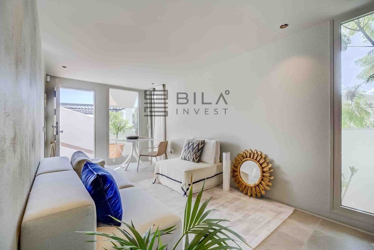 4 makuuhuone Huvila myytävänä paikassa La Capellania mukana uima-altaan 
autotalli - 1 455 000 € (Ref: 9609676)