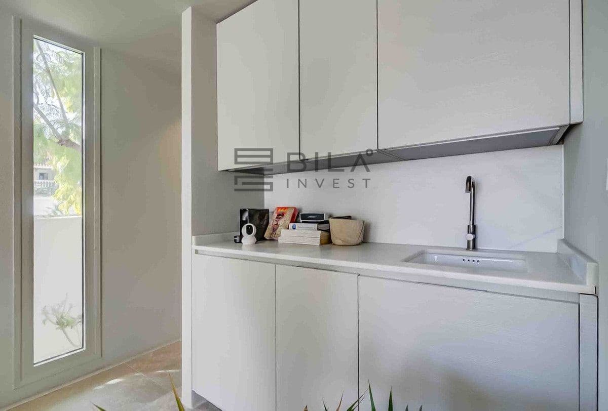 4 makuuhuone Huvila myytävänä paikassa La Capellania mukana uima-altaan 
autotalli - 1 455 000 € (Ref: 9609676)