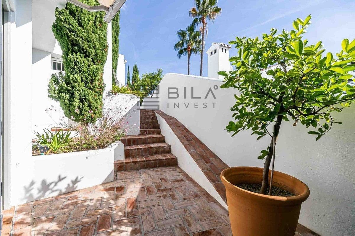 4 makuuhuone Huvila myytävänä paikassa La Capellania mukana uima-altaan 
autotalli - 1 455 000 € (Ref: 9609676)