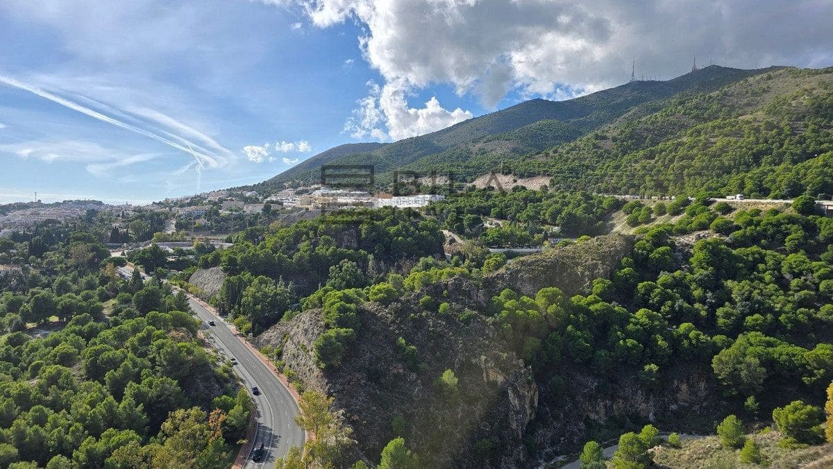 2 soverom Penthouse til salgs i Benalmadena med svømmebasseng - € 595 000 (Ref: 9609677)