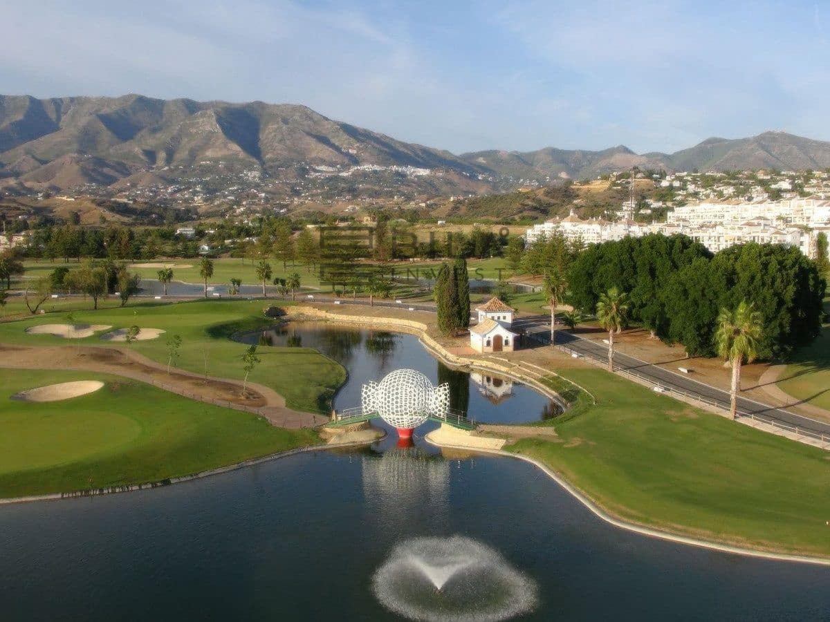 2 bedroom Flat for sale in Mijas Golf with pool garage - € 290,000 (Ref: 9609678)