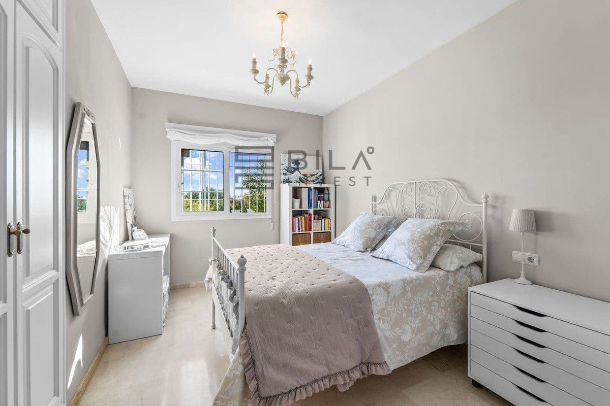 4 bedroom Villa for sale in Mijas Golf with pool garage - € 975,000 (Ref: 9609679)