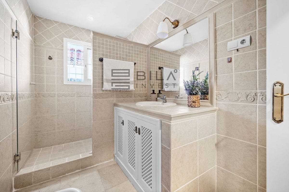 4 bedroom Villa for sale in Mijas Golf with pool garage - € 975,000 (Ref: 9609679)