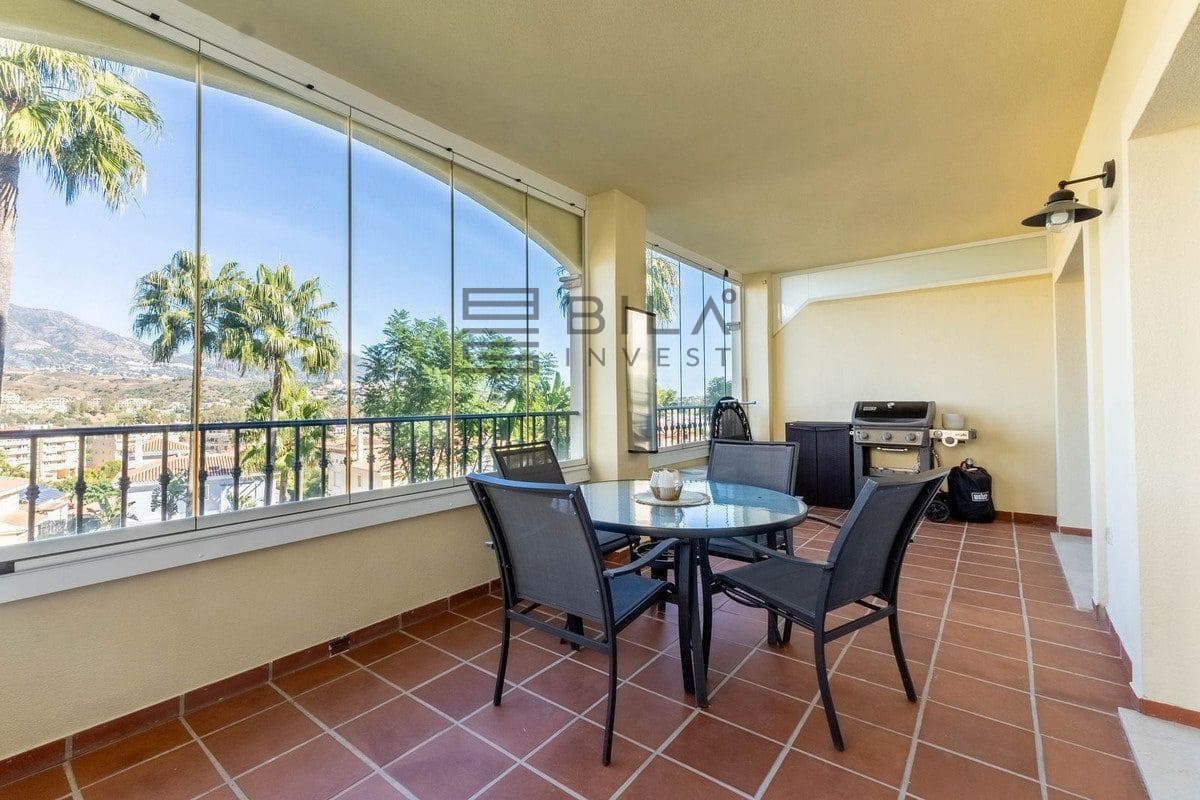 2 soverom Leilighet til salgs i La Cala Hills med svømmebasseng garasje - € 345 000 (Ref: 9609680)