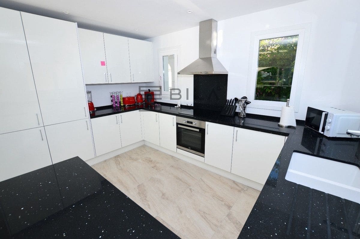 Chalet de 6 habitaciones en Torremuelle en venta con piscina - 1.450.000 € (Ref: 9609685)