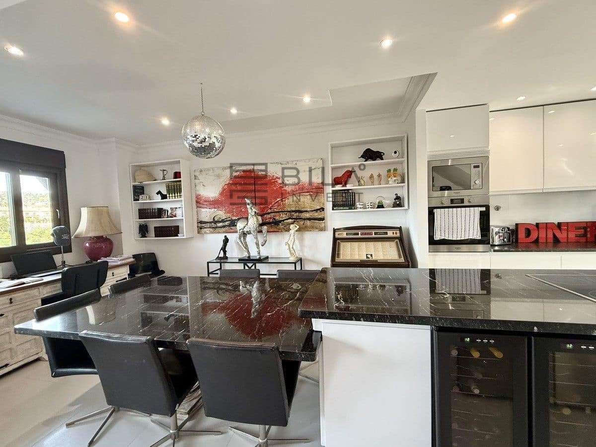 3 soveværelse Villa til salg i Riviera del Sol med swimmingpool garage - € 595.000 (Ref: 9609688)