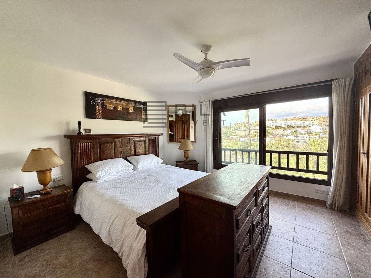 3 soveværelse Villa til salg i Riviera del Sol med swimmingpool garage - € 595.000 (Ref: 9609688)