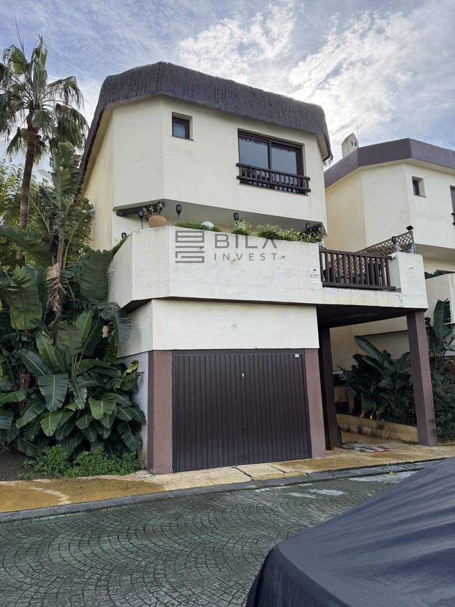 3 soveværelse Villa til salg i Riviera del Sol med swimmingpool garage - € 595.000 (Ref: 9609688)