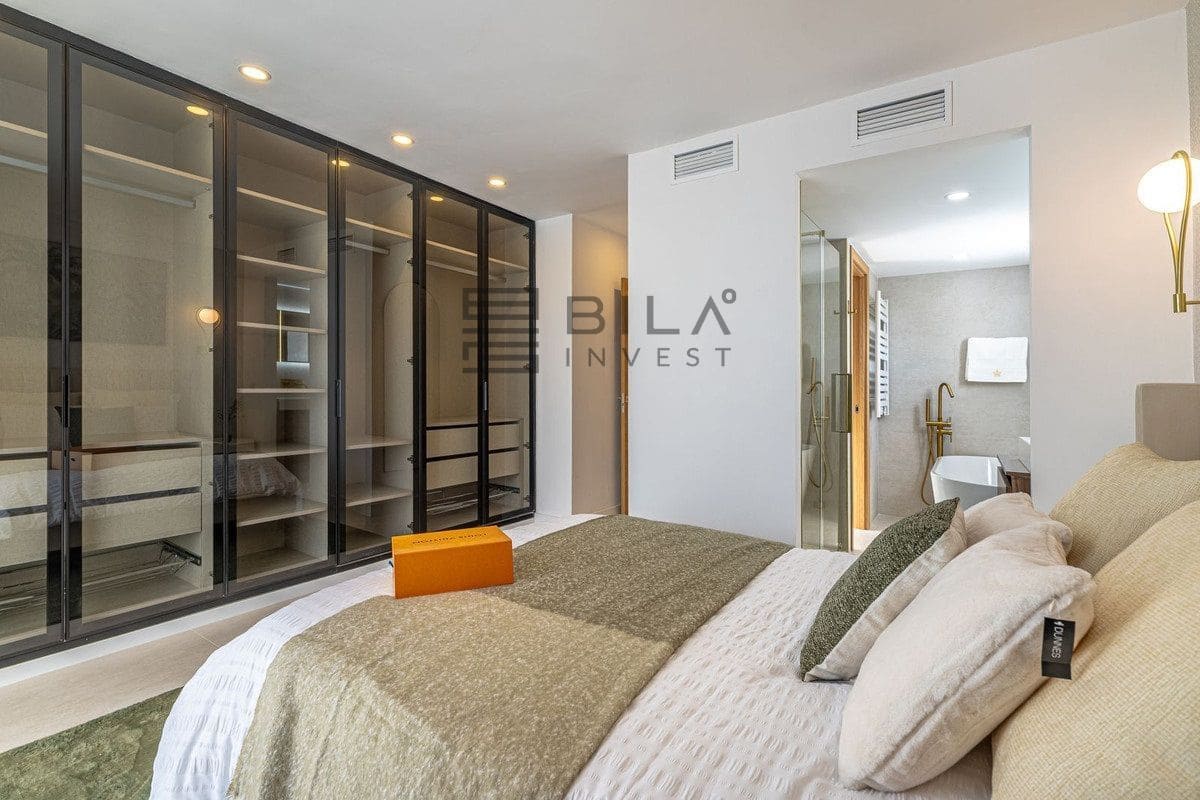 3 soveværelse Villa til salg i Riviera del Sol med swimmingpool garage - € 1.450.000 (Ref: 9609689)