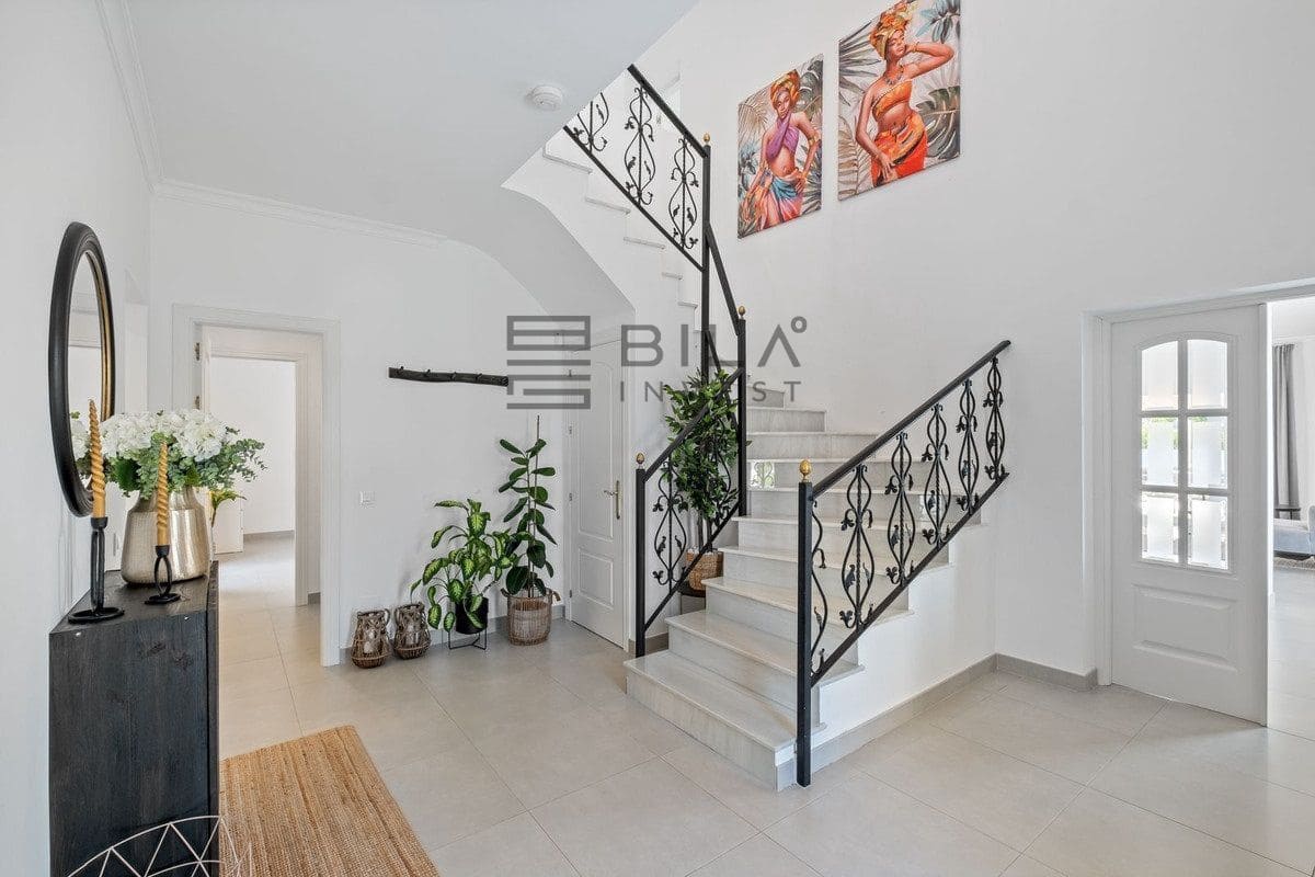 6 soverom Villa til salgs i Cerro del Aguila med svømmebasseng garasje - € 1 390 000 (Ref: 9609690)