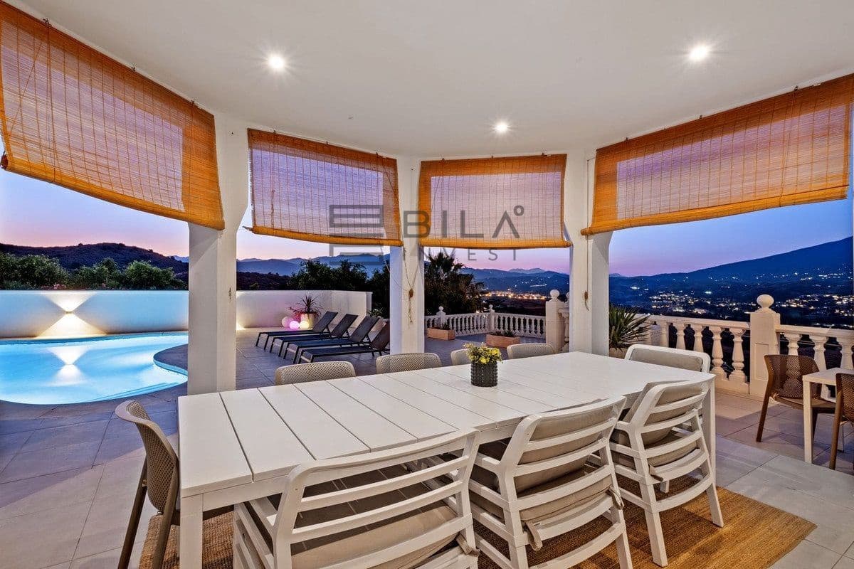 6 soverom Villa til salgs i Cerro del Aguila med svømmebasseng garasje - € 1 390 000 (Ref: 9609690)