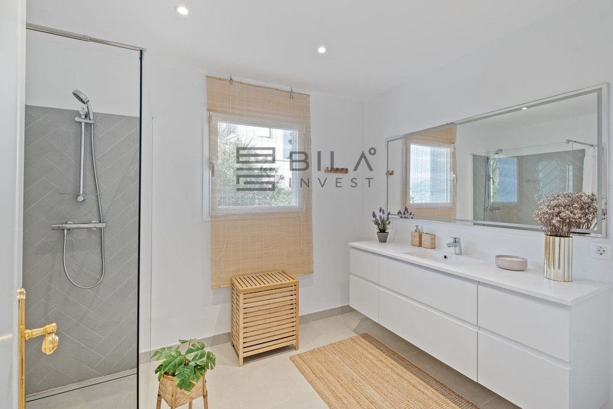 6 soverom Villa til salgs i Cerro del Aguila med svømmebasseng garasje - € 1 390 000 (Ref: 9609690)