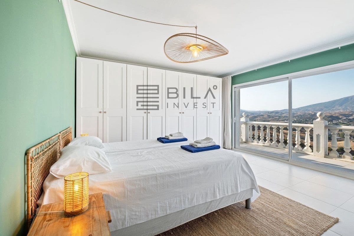 6 soverom Villa til salgs i Cerro del Aguila med svømmebasseng garasje - € 1 390 000 (Ref: 9609690)