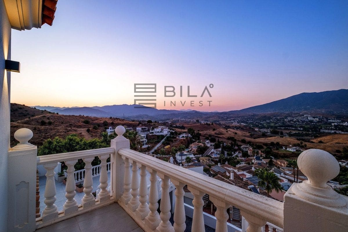 6 soverom Villa til salgs i Cerro del Aguila med svømmebasseng garasje - € 1 390 000 (Ref: 9609690)