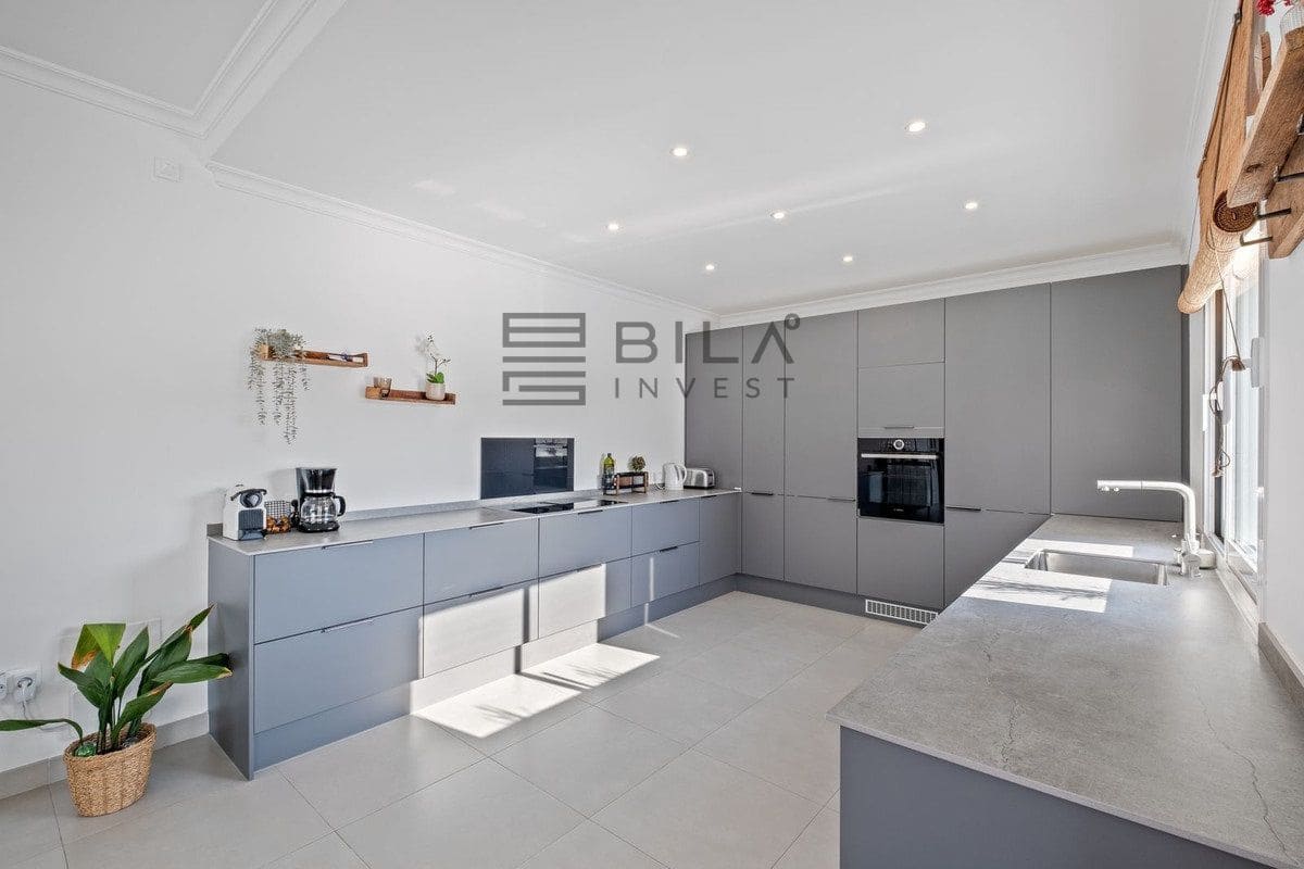 6 soverom Villa til salgs i Cerro del Aguila med svømmebasseng garasje - € 1 390 000 (Ref: 9609690)