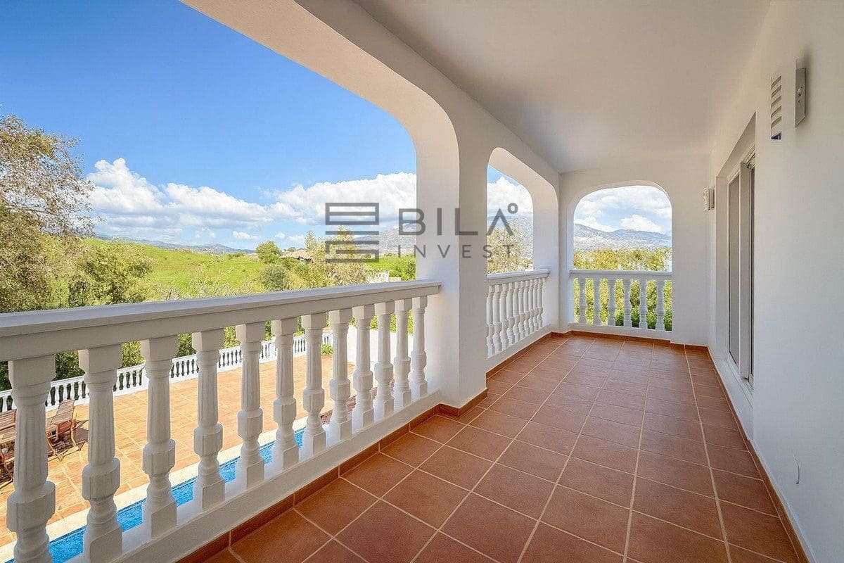 4 soverom Villa til salgs i Cerro del Aguila med svømmebasseng garasje - € 995 000 (Ref: 9609691)