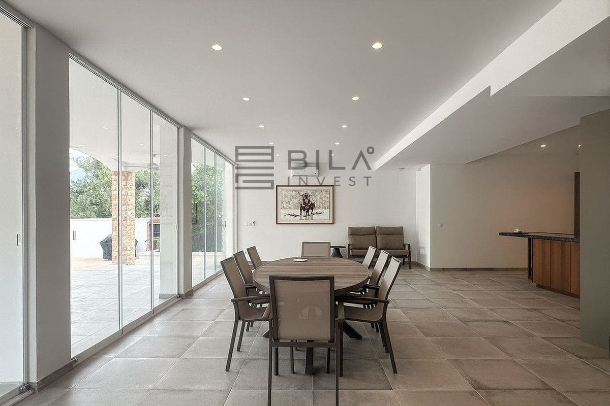 4 soverom Villa til salgs i Cerro del Aguila med svømmebasseng garasje - € 995 000 (Ref: 9609691)