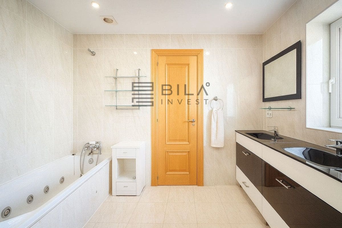 4 soverom Villa til salgs i Cerro del Aguila med svømmebasseng garasje - € 995 000 (Ref: 9609691)