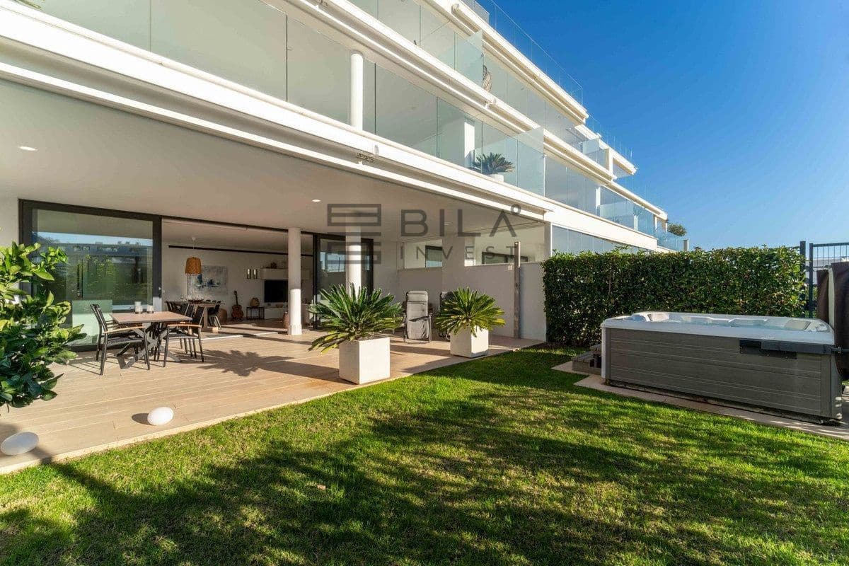 2 bedroom Flat for sale in Fuengirola with pool garage - € 649,000 (Ref: 9609692)