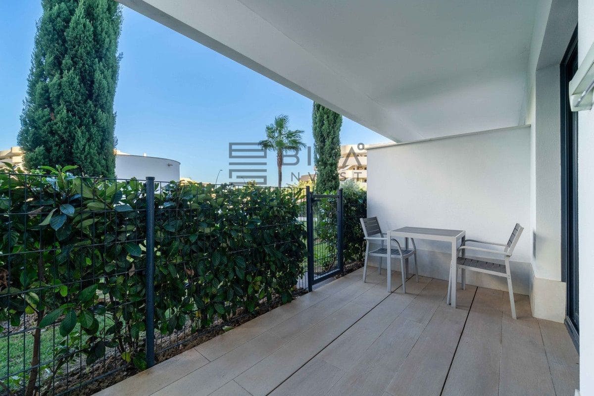 2 bedroom Flat for sale in Fuengirola with pool garage - € 649,000 (Ref: 9609692)