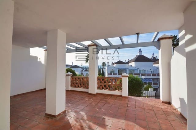 2 bedroom Flat for sale in Mijas Golf, Mijas with pool garage - € 294,000 (Ref: 9609693)