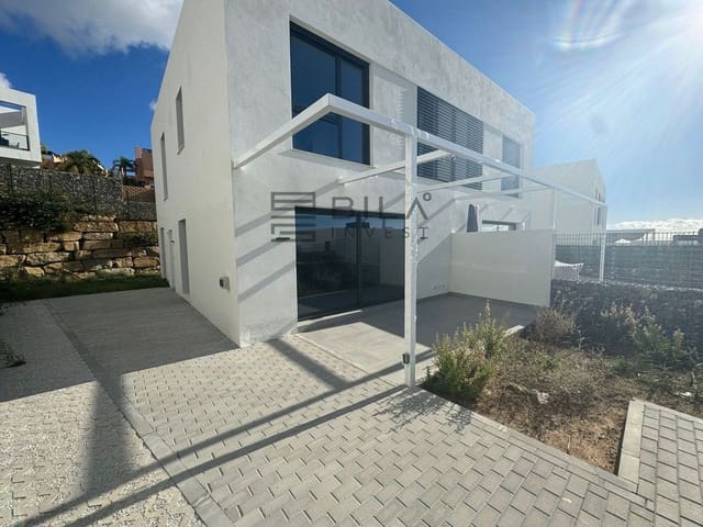 4 chambre Maison de Ville à vendre à Riviera del Sol, Mijas avec piscine - 650 000 € (Ref: 9609694)