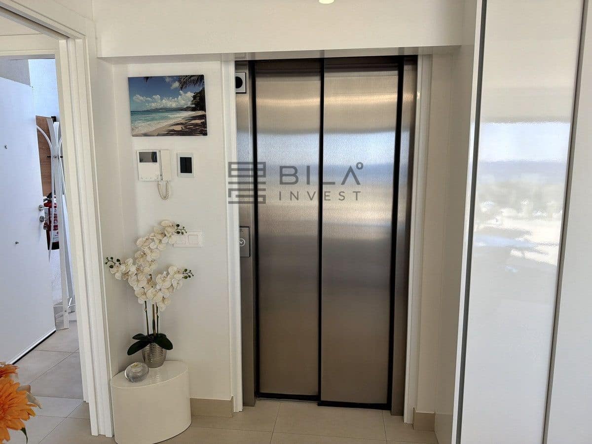 2 makuuhuone Kattohuoneisto myytävänä paikassa La Cala de Mijas mukana uima-altaan - 995 000 € (Ref: 9609700)