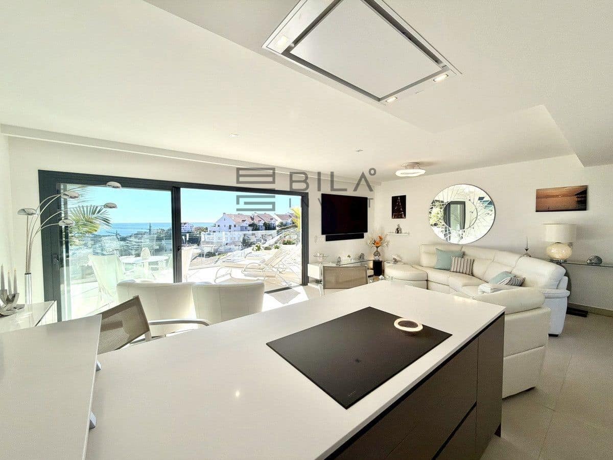 2 makuuhuone Kattohuoneisto myytävänä paikassa La Cala de Mijas mukana uima-altaan - 995 000 € (Ref: 9609700)