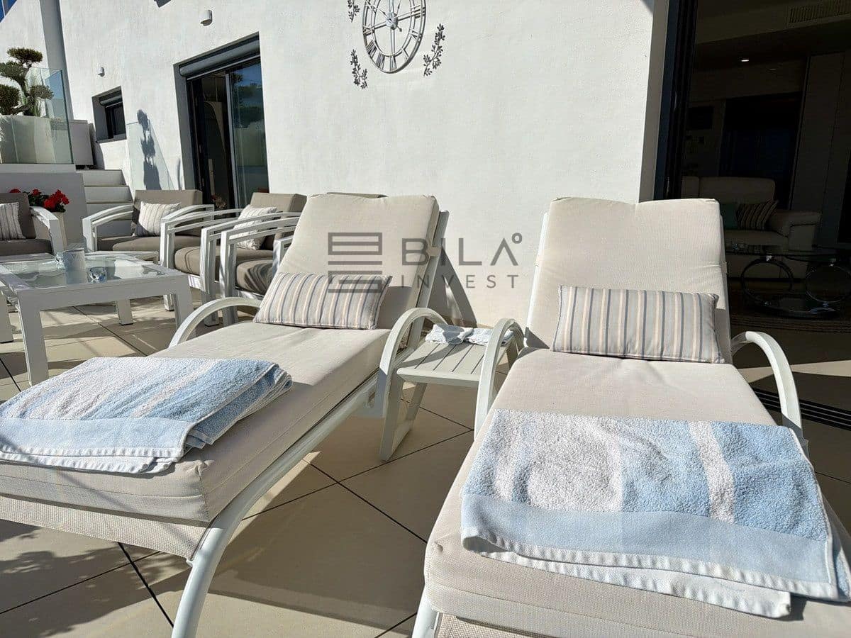 2 makuuhuone Kattohuoneisto myytävänä paikassa La Cala de Mijas mukana uima-altaan - 995 000 € (Ref: 9609700)