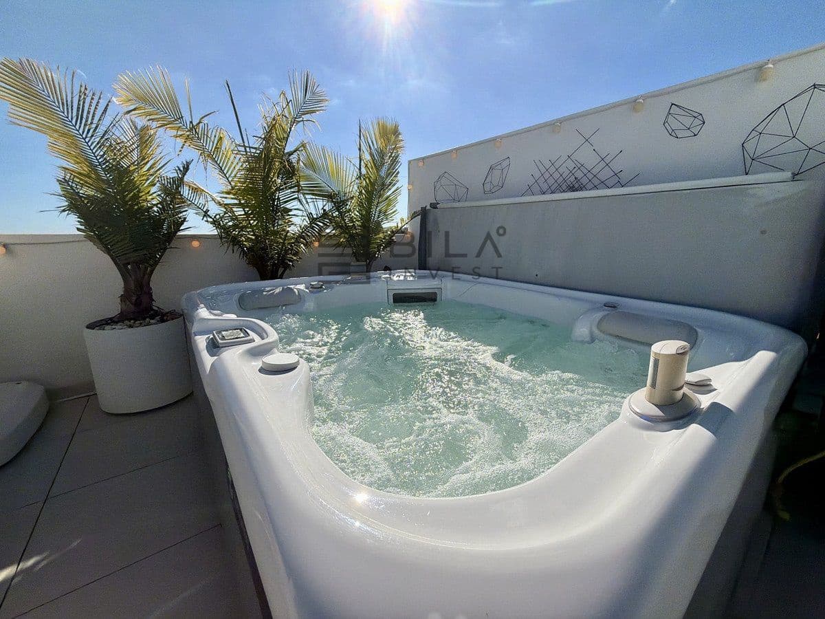 2 makuuhuone Kattohuoneisto myytävänä paikassa La Cala de Mijas mukana uima-altaan - 995 000 € (Ref: 9609700)