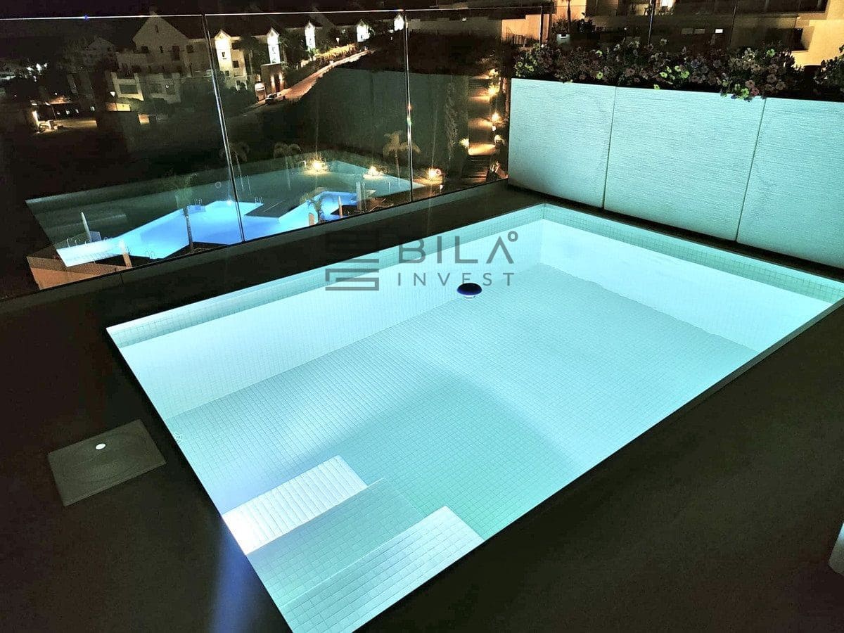 2 makuuhuone Kattohuoneisto myytävänä paikassa La Cala de Mijas mukana uima-altaan - 995 000 € (Ref: 9609700)