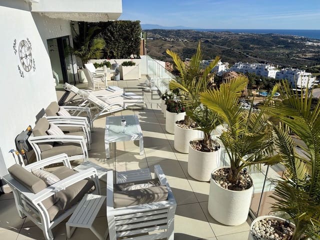2 makuuhuone Kattohuoneisto myytävänä paikassa La Cala de Mijas, Mijas mukana uima-altaan - 995 000 € (Ref: 9609700)