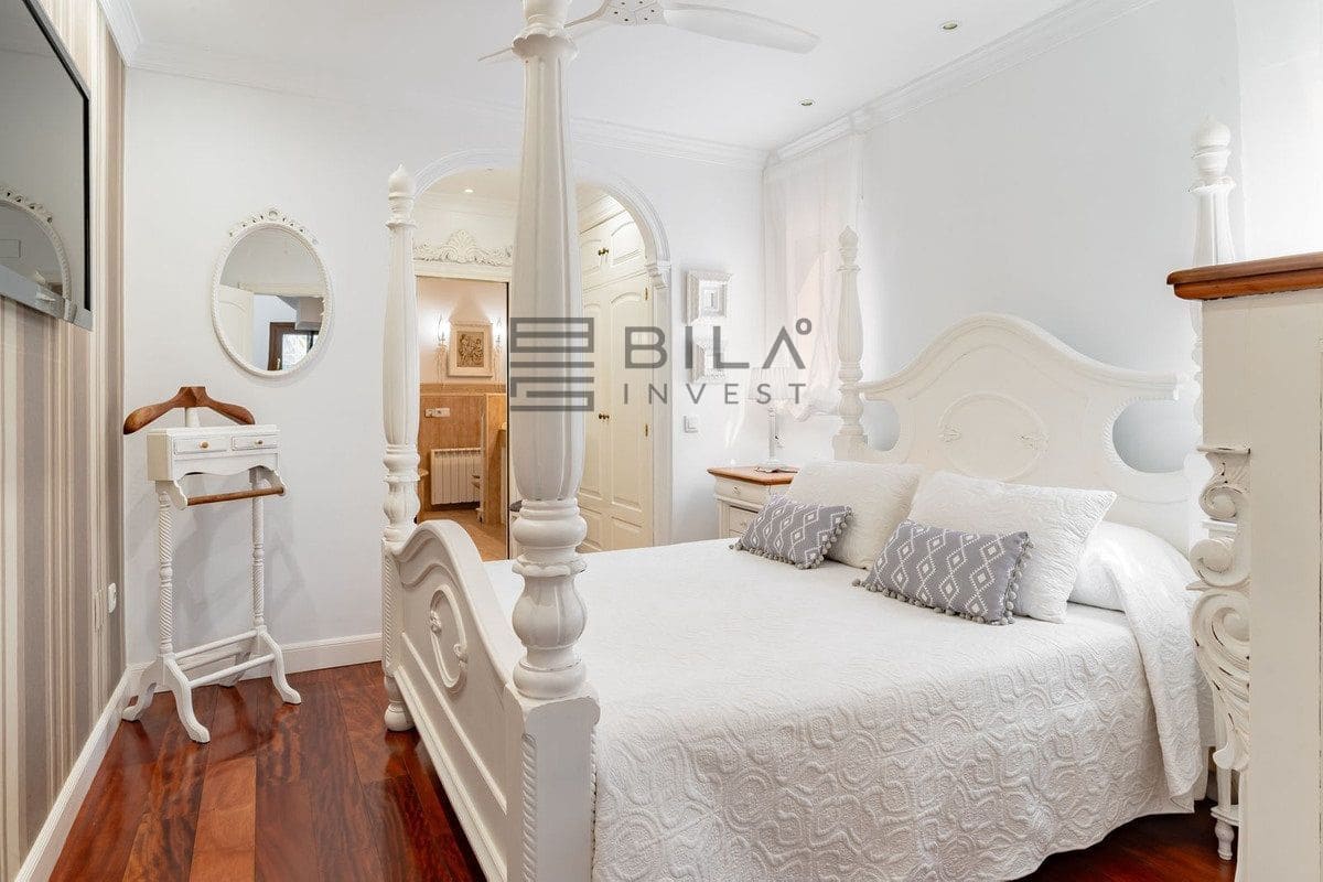 4 soverom Villa til salgs i La Sierrezuela med svømmebasseng garasje - € 1 449 000 (Ref: 9609705)